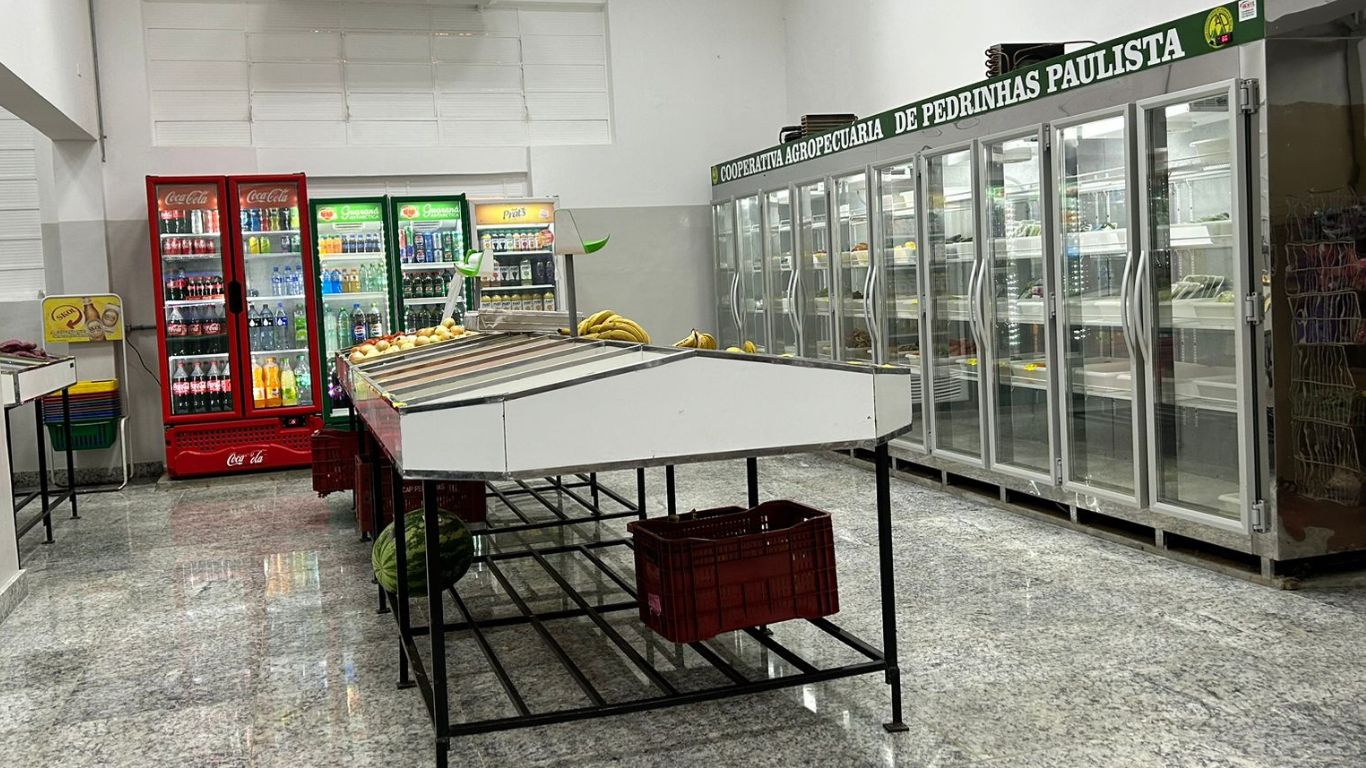 Supermercado CAP, de Pedrinhas Paulista, passa por melhorias nos setores de Hortifruti e Bebidas