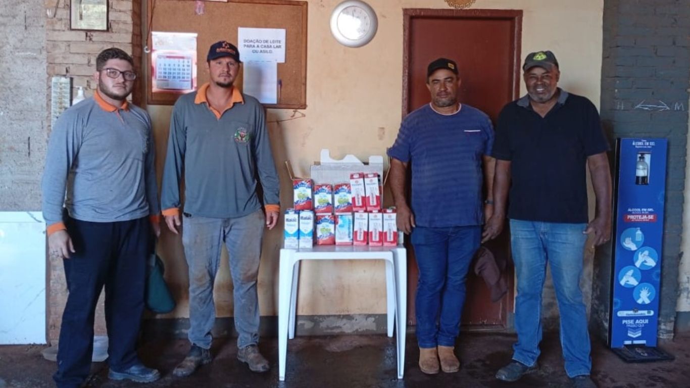 Servidores da Garagem Municipal de Pedrinhas Paulista realizam doação de leite ao Lar dos Velhos de Assis