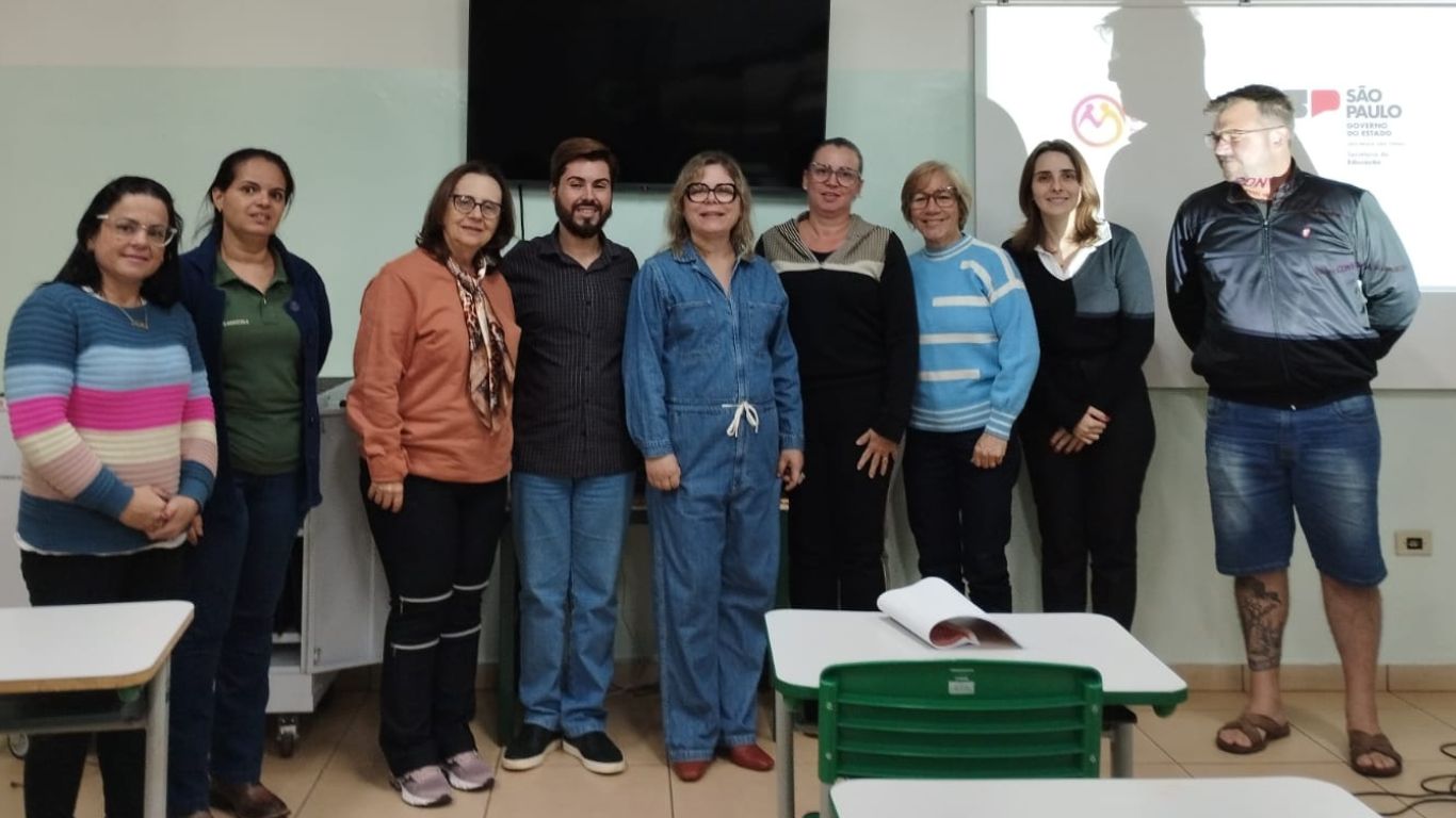 Escola Estadual de Cruzália promove evento para pais sobre cyberbullying e segurança digital