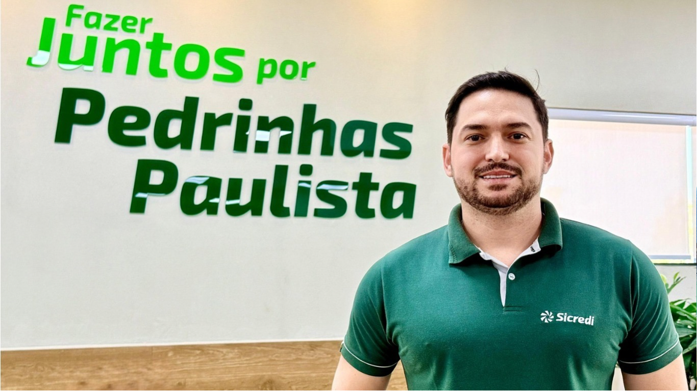 Gerente da agência do Sicredi de Pedrinhas Paulista destaca as vantagens do crédito pessoal para os associados
