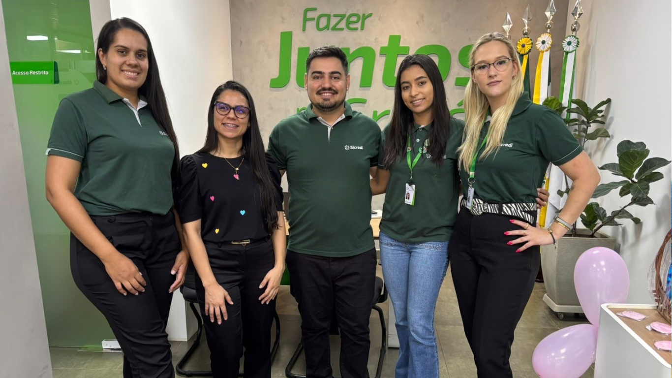 Gerente do Sicredi de Cruzália destaca vantagens de linhas de crédito pessoal e para veículos