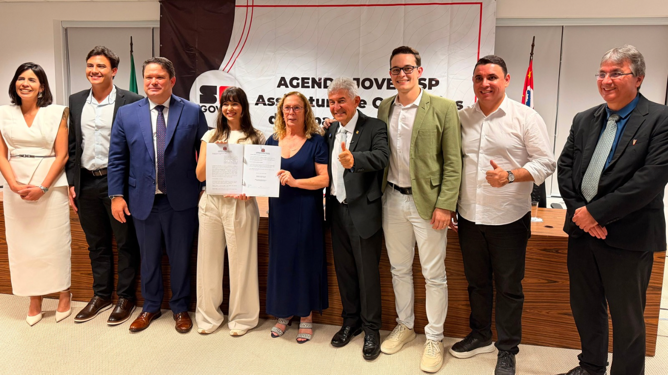 Tarumã formaliza convênio de R$ 100 mil para implantação do Espaço da Juventude