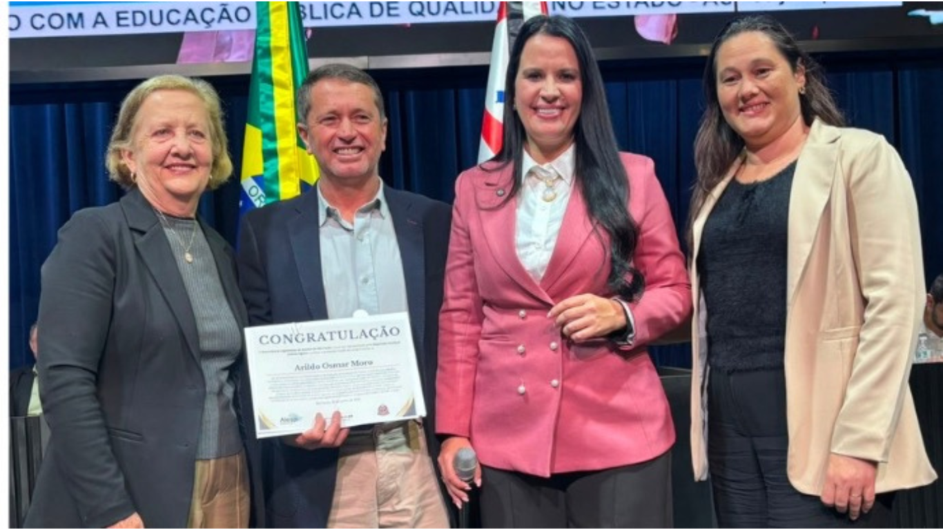 Prefeito e vice-prefeita de Cruzália são homenageados em sessão solene na Alesp
