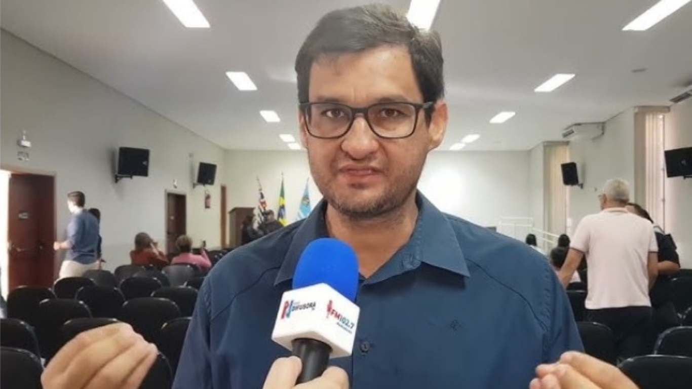 Prefeito de Florínea cumpre agenda em SP para discutir sobre casas populares e recape de vicinais