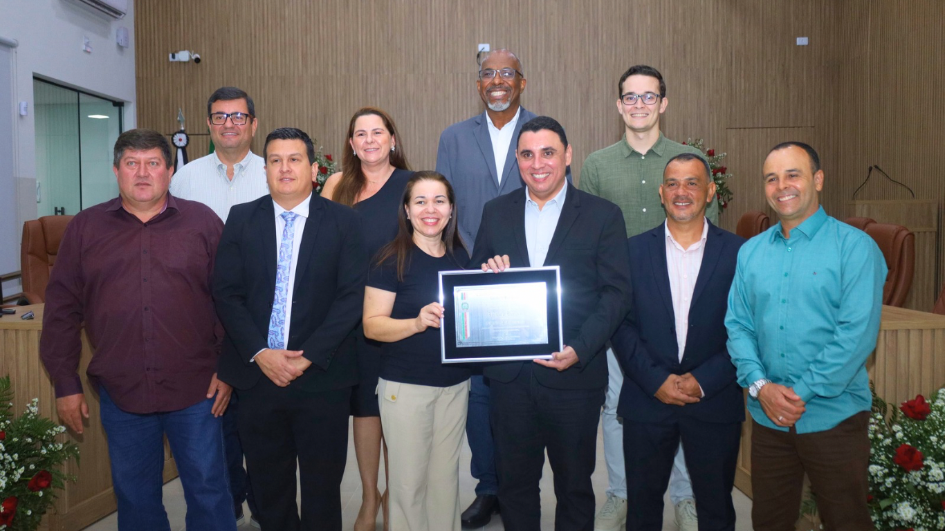 Juliano Borges recebe Título de Cidadão Palmitalense em sessão solene da Câmara