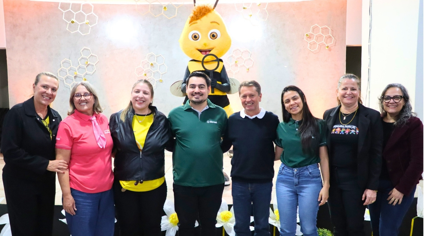 Parceria entre a agência do Sicredi de Cruzália e a Educação Municipal resulta em Mostra Pedagógica